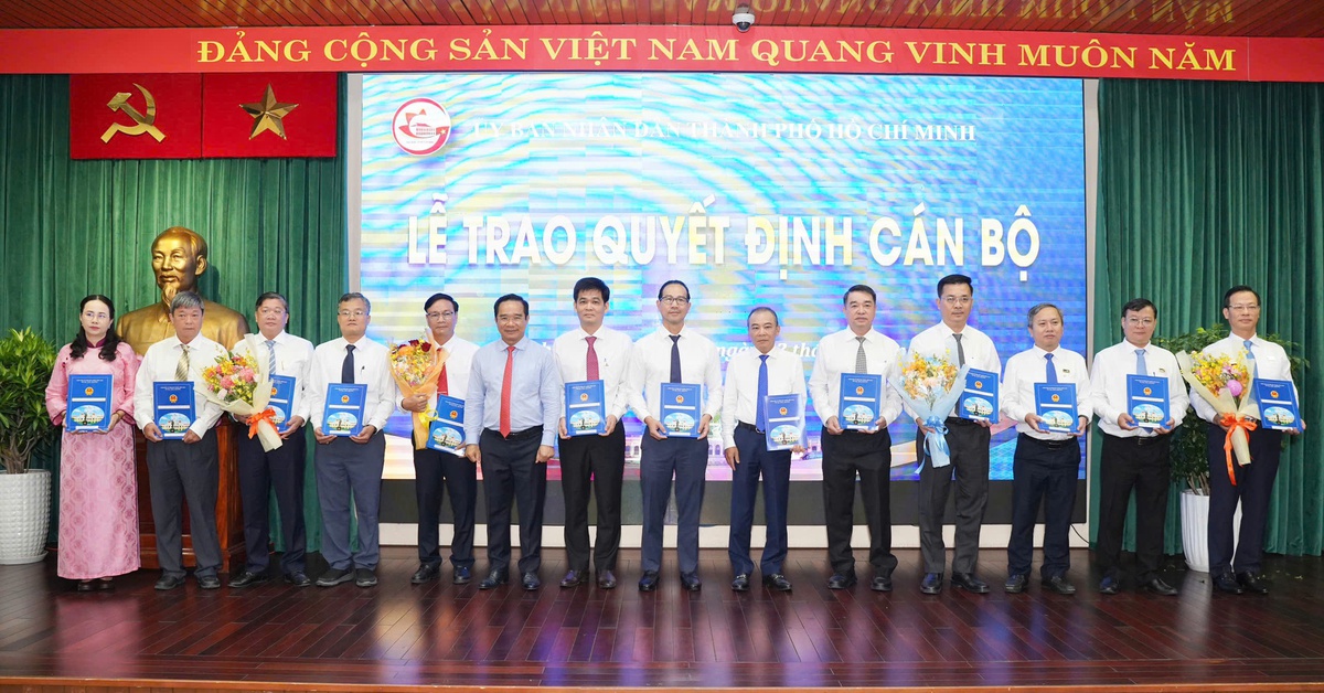 UBND TP.HCM bổ nhiệm lãnh đạo 54 đơn vị sự nghiệp công lập
