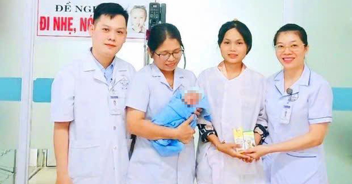 Trẻ sơ sinh thủng dạ dày được cứu sống kỳ diệu