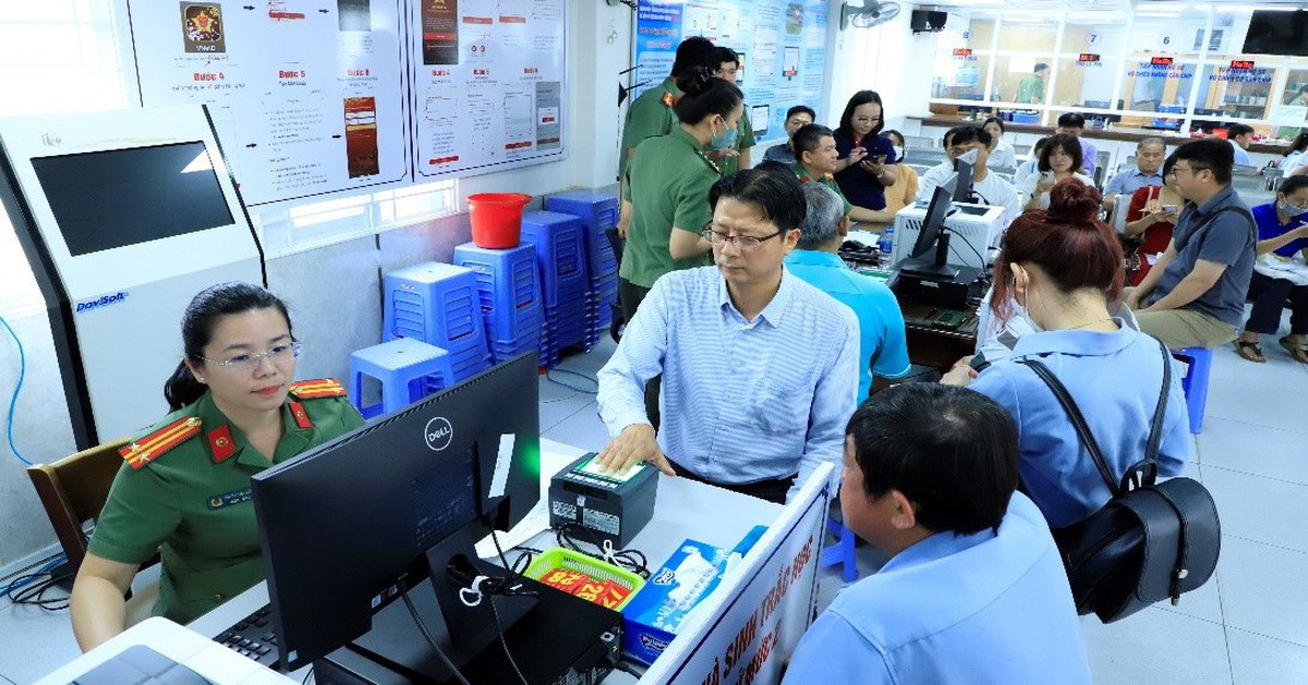 Cấp tài khoản định danh điện tử cho hơn 200 người nước ngoài đang làm việc ở Đồng Nai