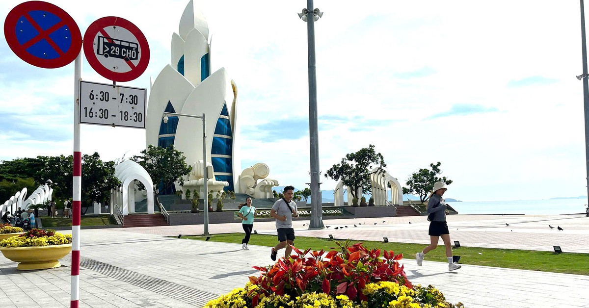 Cảnh sát giao thông lên tiếng vụ 'cô giáo vùng cao run sợ khi đến Nha Trang'