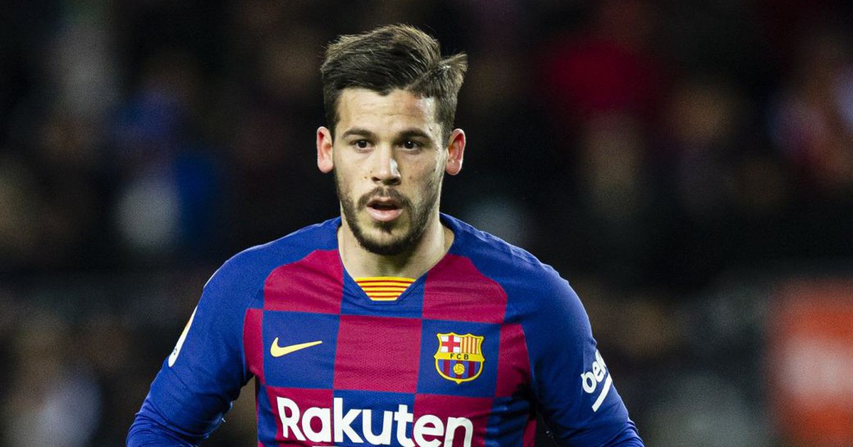Cựu cầu thủ Barca khâu 6 mũi vì chó tấn công vào bộ phận sinh dục