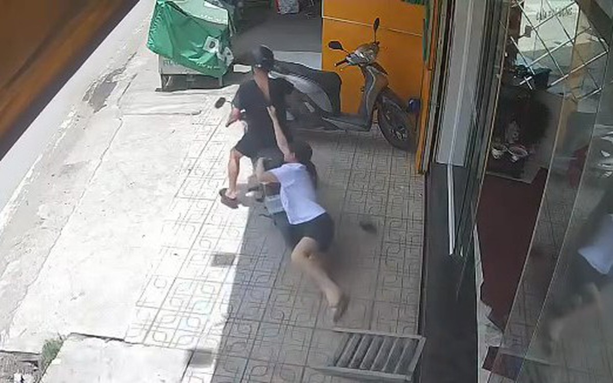 Tên cướp tiệm vàng thoát được nữ nhân viên nhưng không thoát khỏi Công an