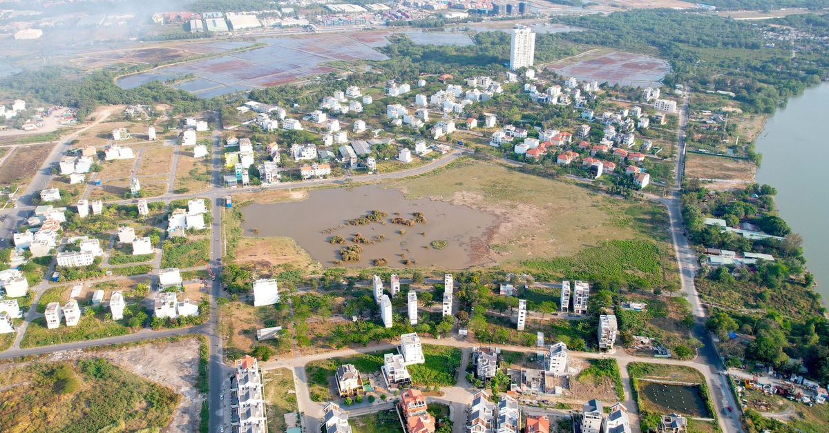 Chuyển Mục Đích Sử Dụng Đất: 'Bõm' Tài Chính, Cần Điều Chỉnh Luật Đất Đai 2024?