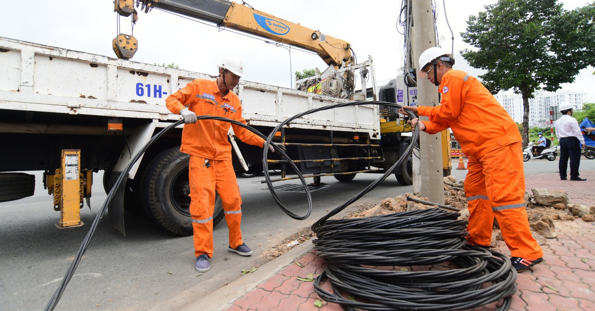 EVN vay nợ hơn 324.000 tỉ đồng, lãi phải trả cũng hàng chục nghìn tỉ, ai là chủ nợ lớn?