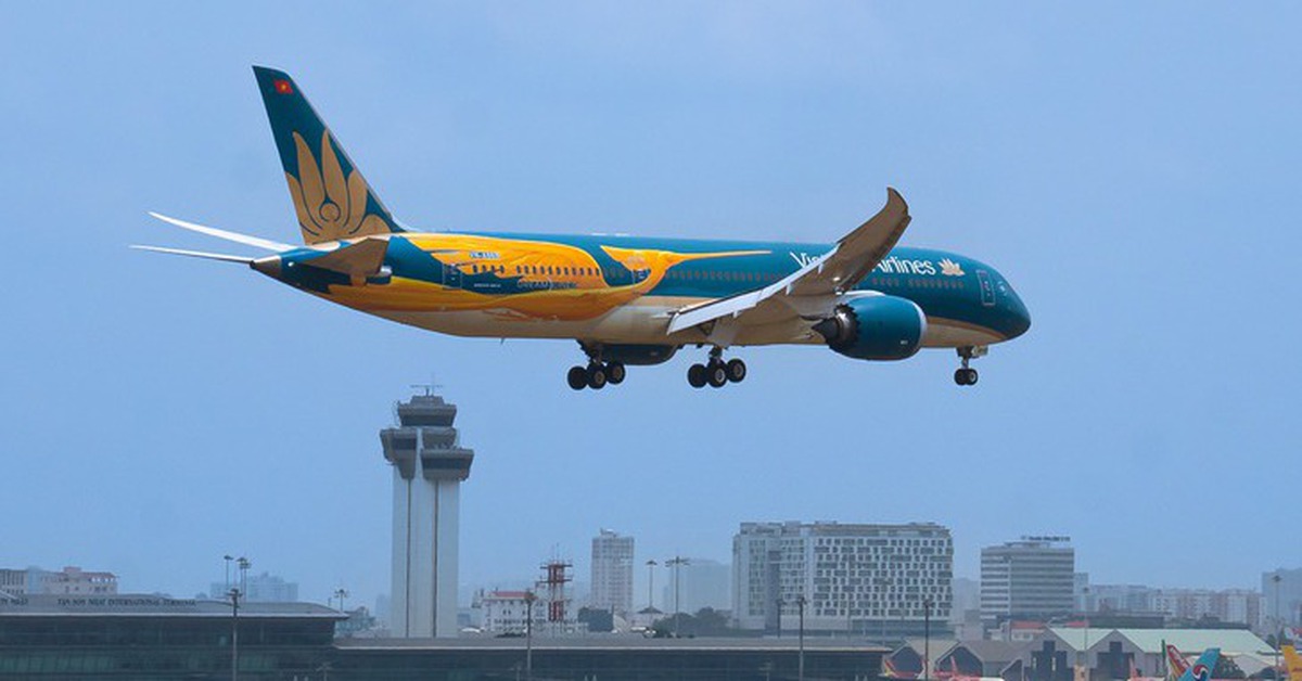 Vietnam Airlines lãi kỷ lục nửa đầu năm, nợ vẫn 'nhức đầu'?