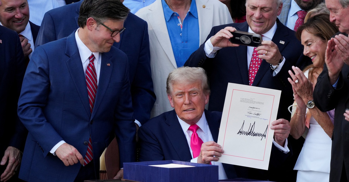 Tin tức thế giới 5-7: Ông Trump ký ban hành siêu luật, Hamas sẵn sàng đàm phán ngừng bắn