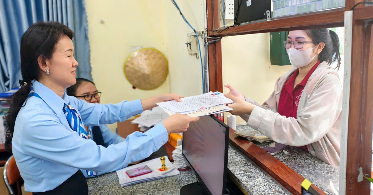 Phường Bình Hưng Hòa: Hơn 1.100 lượt người dân đến làm thủ tục trong 3 ngày sau sáp nhập