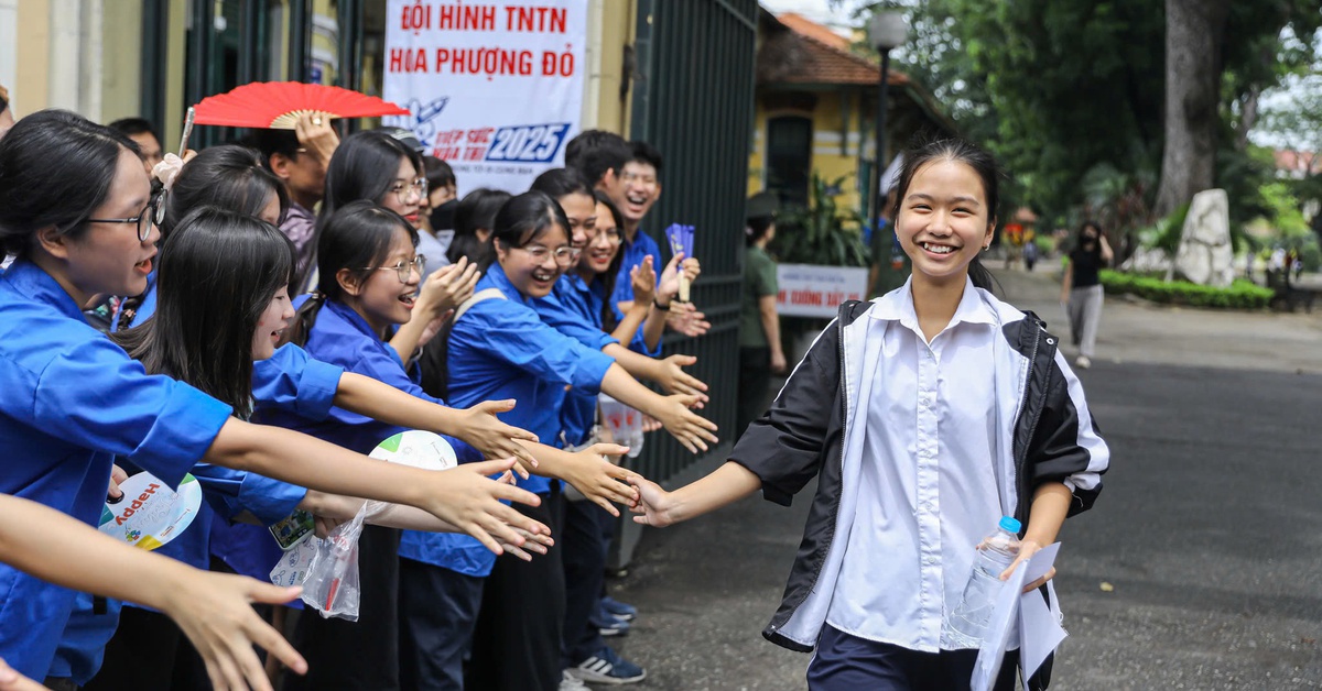 Nóng: Hà Nội công bố điểm chuẩn vào lớp 10 công lập
