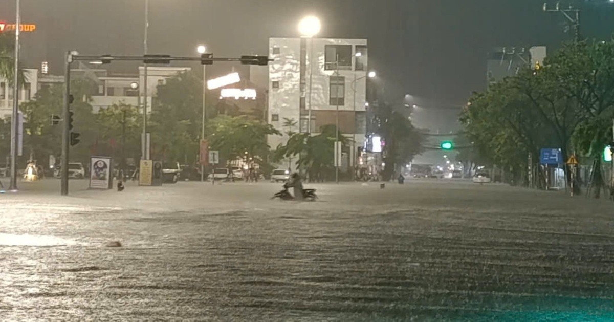 Đà Nẵng, Nghệ An, Lâm Đồng mưa lớn, cảnh báo lũ quét, sạt lở đất ở 42 xã, phường