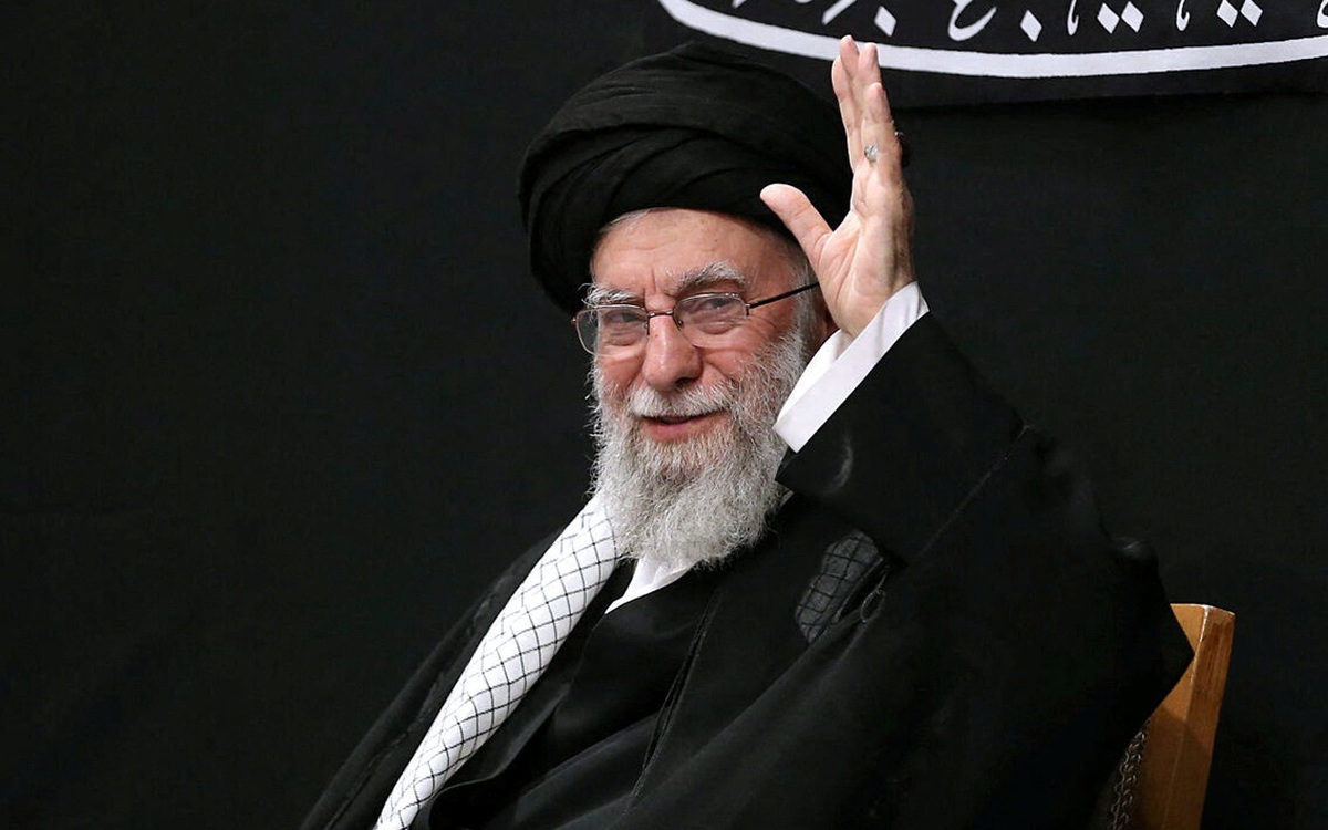 Tin tức thế giới 6-7: Lãnh tụ Iran tái xuất công khai; Chạy đua tìm kiếm 27 nữ sinh bị lũ cuốn ở Mỹ
