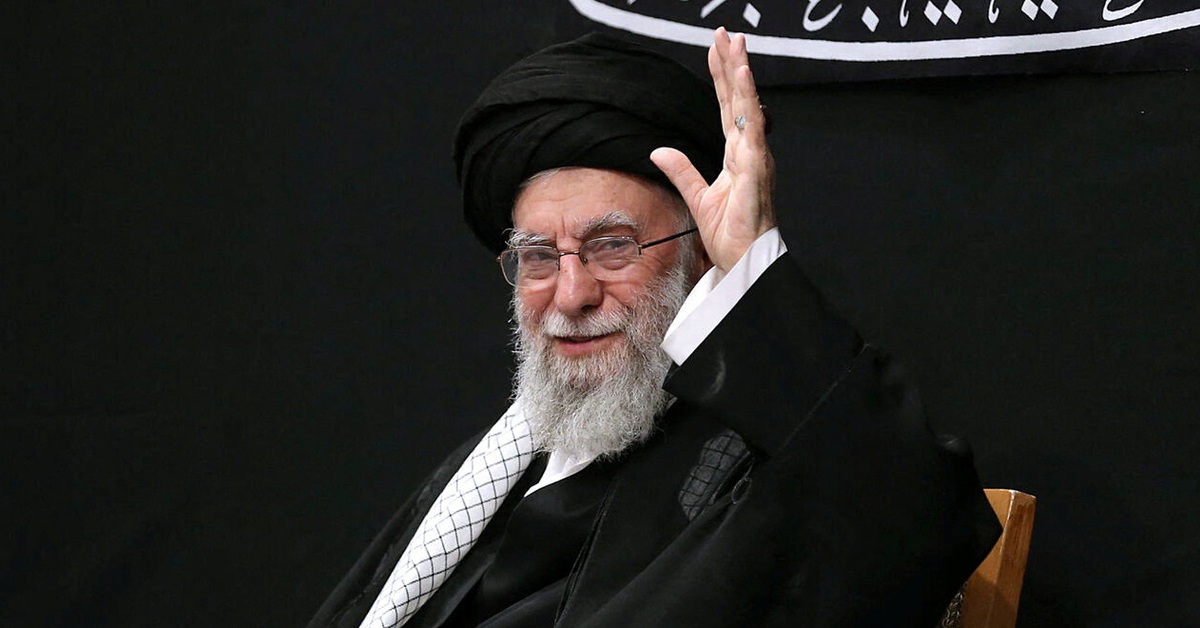 Tin tức thế giới 6-7: Lãnh tụ Iran tái xuất công khai; Chạy đua tìm kiếm 27 nữ sinh bị lũ cuốn ở Mỹ