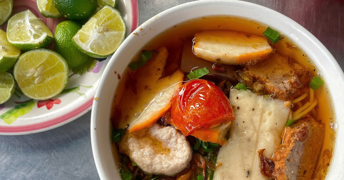 Bún treo Như Ý: Sài Gòn xưa nay là vậy đấy, thương nhau qua từng bữa cơm, tô bún