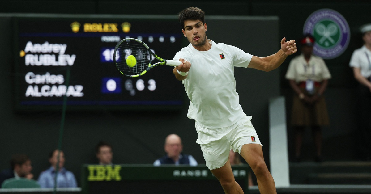 Alcaraz nén đau để thi đấu tại Wimbledon