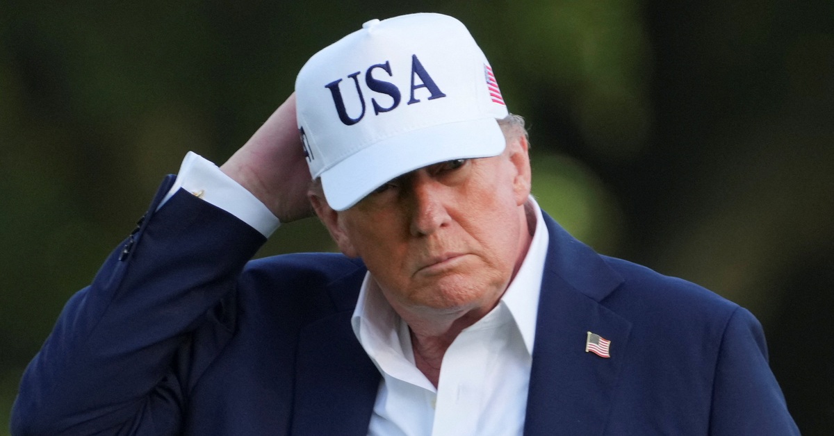 Ông Trump sẽ gửi đợt thư thông báo thuế đầu tiên cho các nước vào tối nay