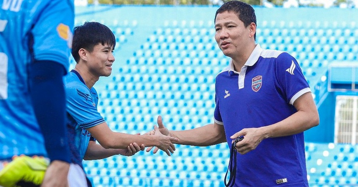 HLV Anh Đức lấy cầu thủ từng nằm trong top '40 tài năng trẻ thế giới' thay Hải Huy