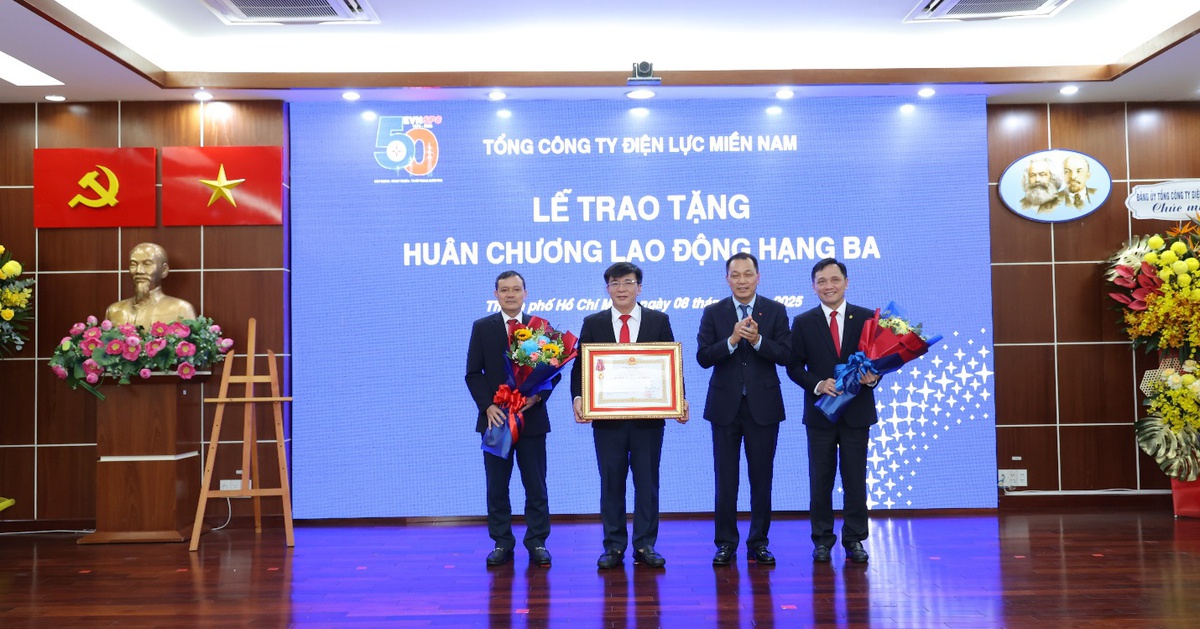 EVNSPC tổ chức lễ đón nhận Huân chương Lao động hạng Ba