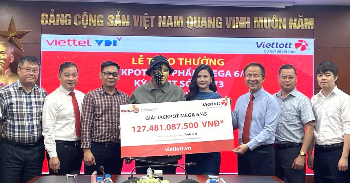 Biết trúng vé số Vietlott 127 tỉ, người đàn ông nói ‘cảm giác khá bình tĩnh’