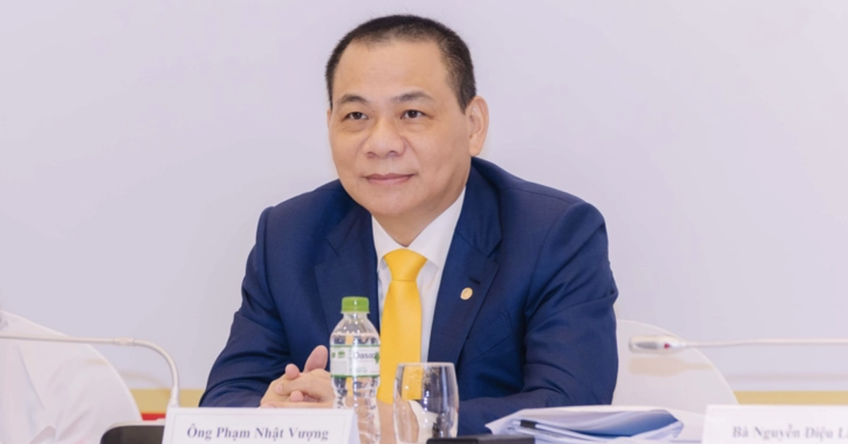 Tin tức sáng 2-8: Ông Phạm Nhật Vượng tài trợ cho VinFast 23.000 tỉ; Khối ngoại bán ròng đột biến