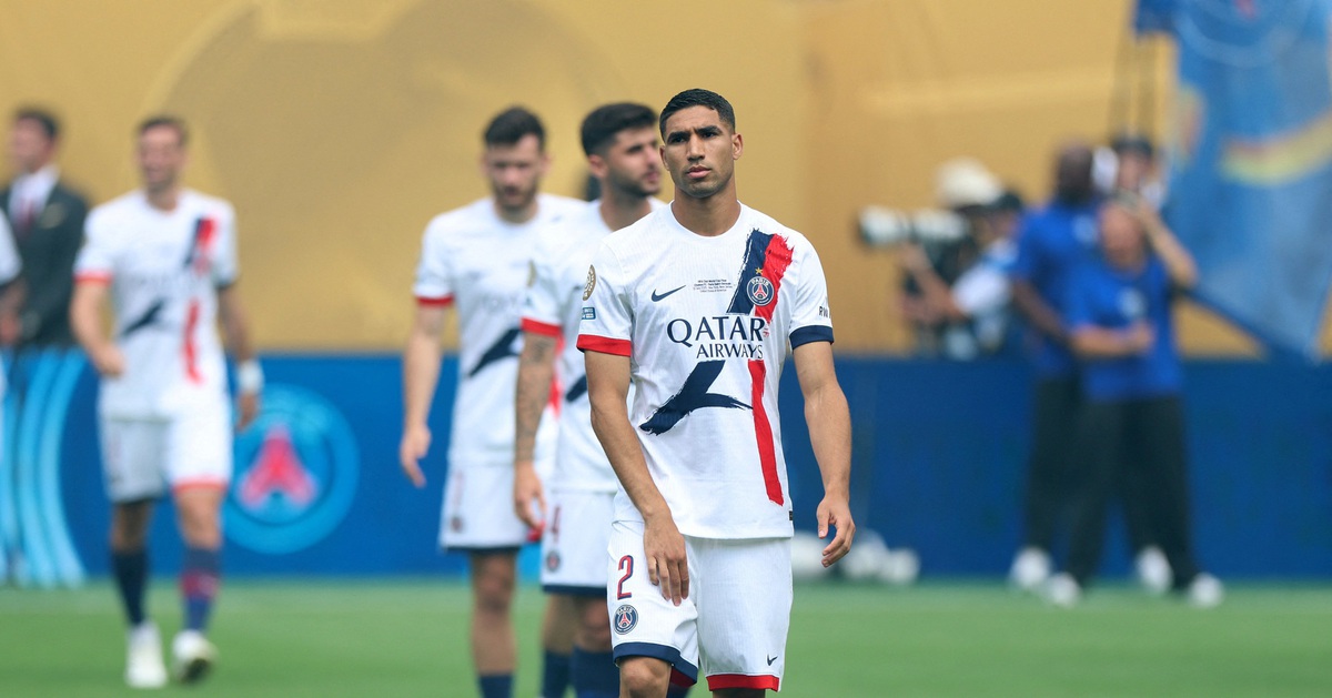 Phòng thay đồ PSG đứng trước nguy cơ rạn nứt vì phát ngôn của Hakimi