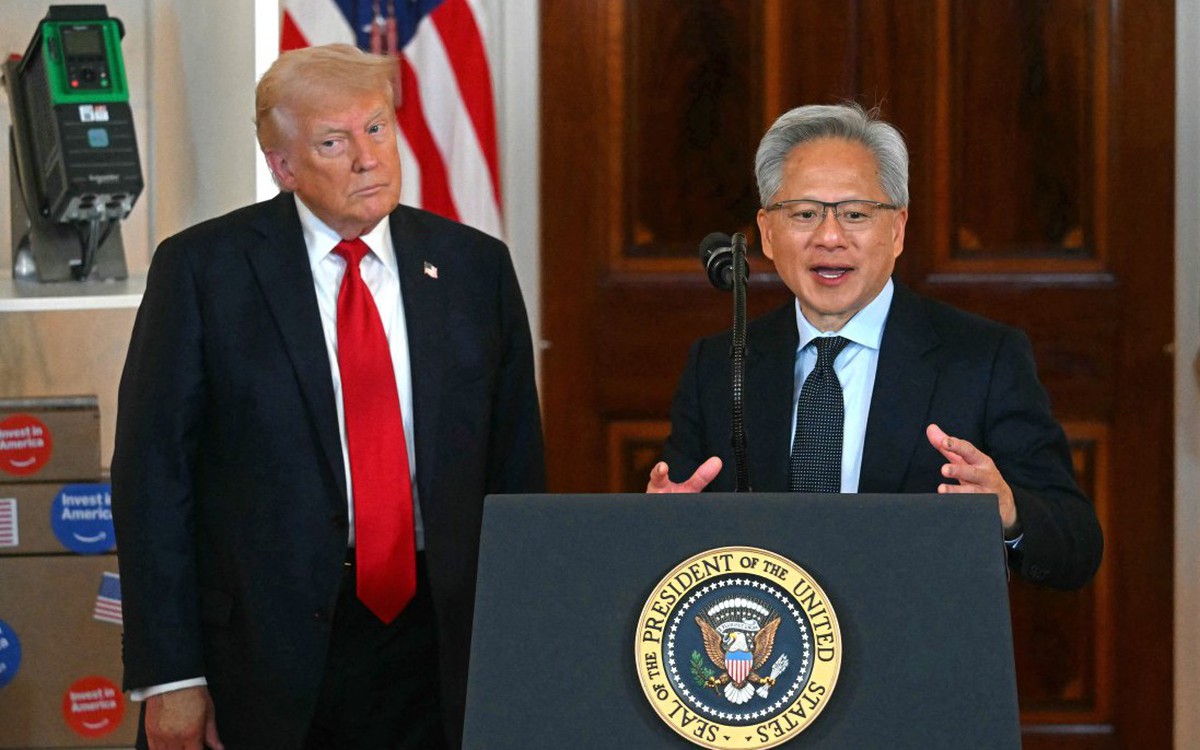 Báo Mỹ: Nvidia sẽ chia cho chính quyền Trump lợi nhuận chip AI bán sang Trung Quốc
