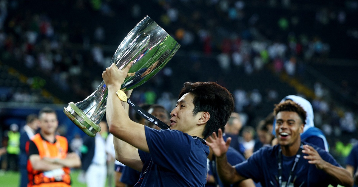 Lee Kang In đi vào lịch sử