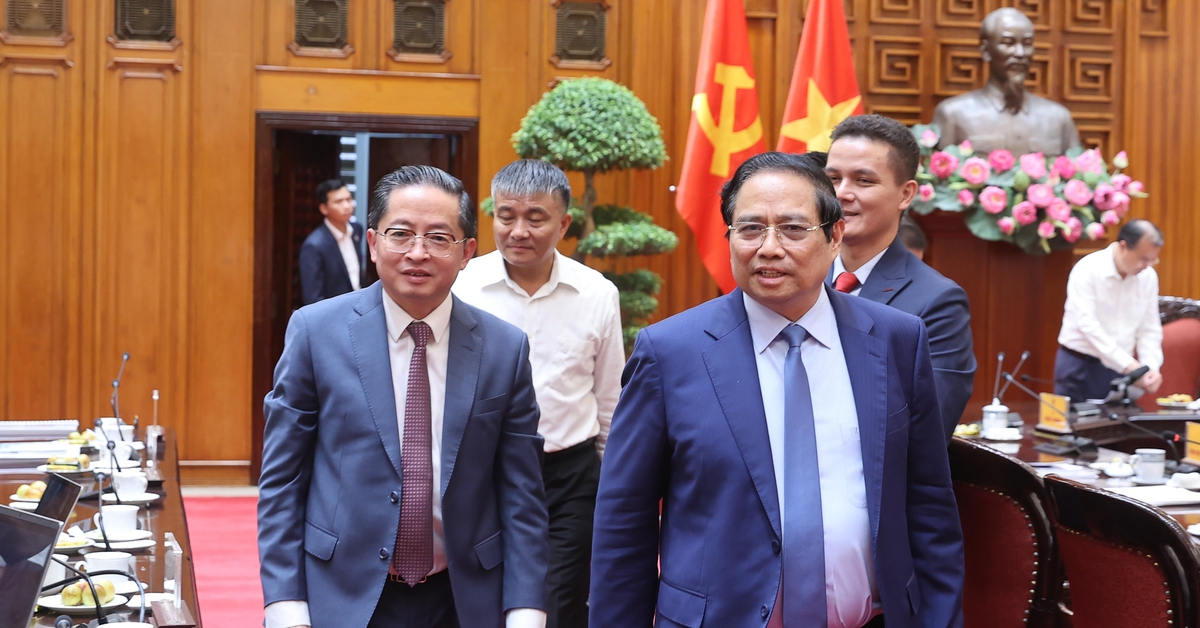 Thủ tướng làm việc với tập đoàn công nghệ vừa xuất khẩu 5.000 máy bay không người lái sang Hàn Quốc