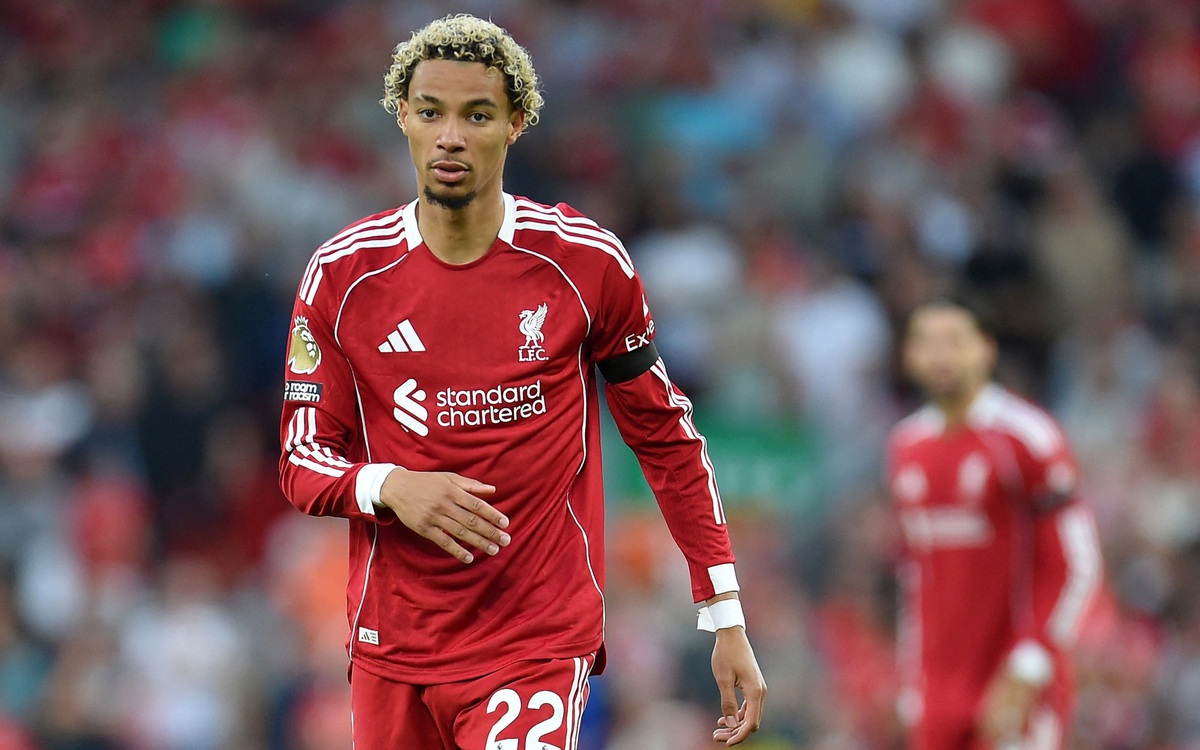 Tân binh rực sáng, Liverpool giành ba điểm ở trận khai mạc Premier League