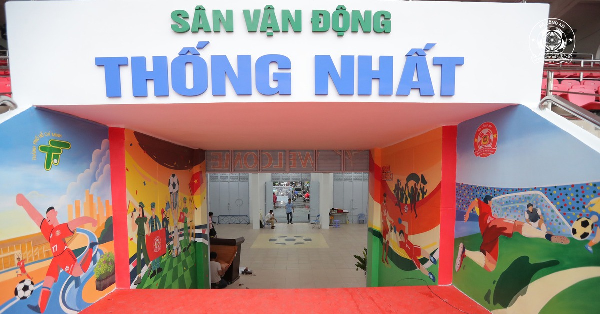 Sân Thống Nhất khoác áo mới chào đón 'biểu tượng trở lại'