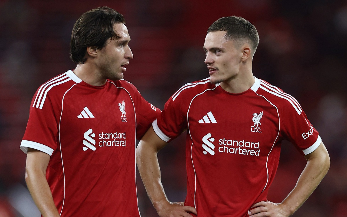 Quyết định lạ lẫm của HLV Arne Slot giúp Liverpool thắng nghẹt thở