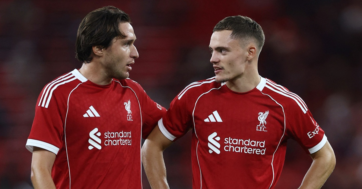 Quyết định lạ lẫm của HLV Arne Slot giúp Liverpool thắng nghẹt thở