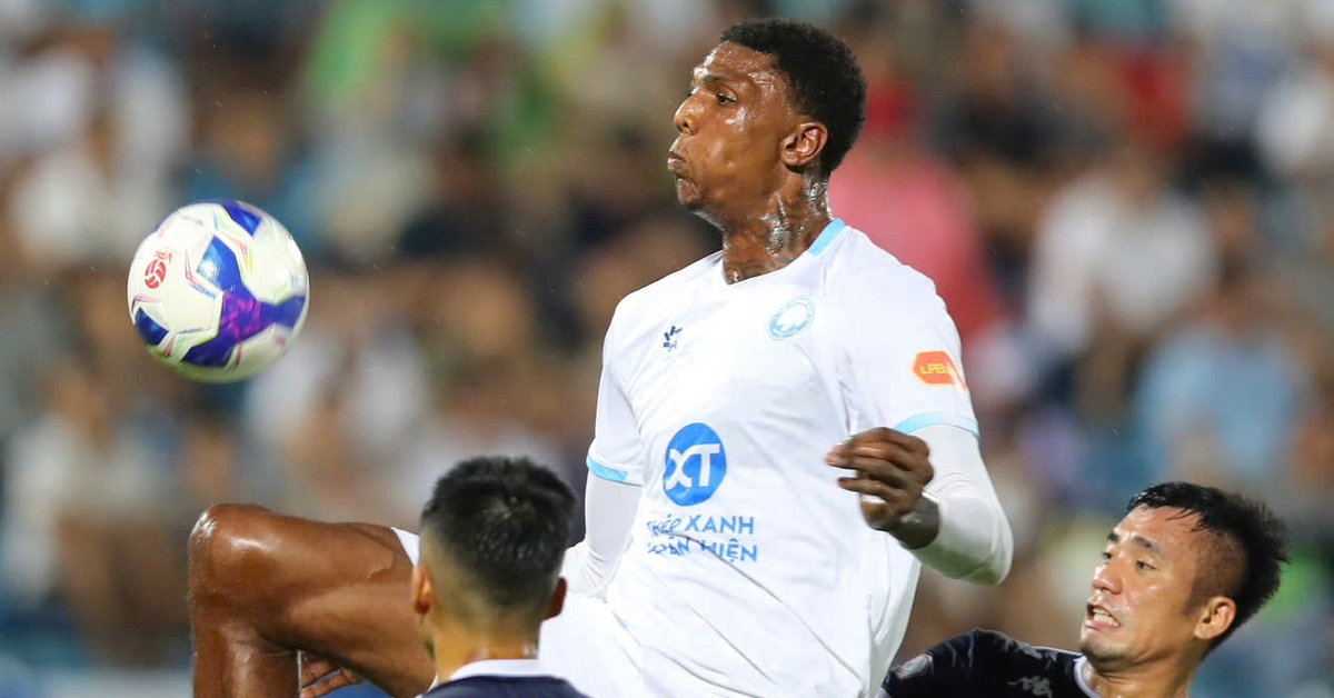 Tiền đạo 2m xuất hiện, CLB Hải Phòng 'tắt điện' ở Thiên Trường