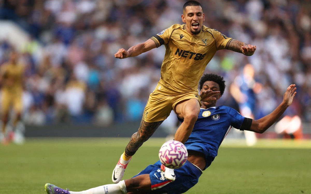 Chelsea gây thất vọng ở trận ra quân Premier League