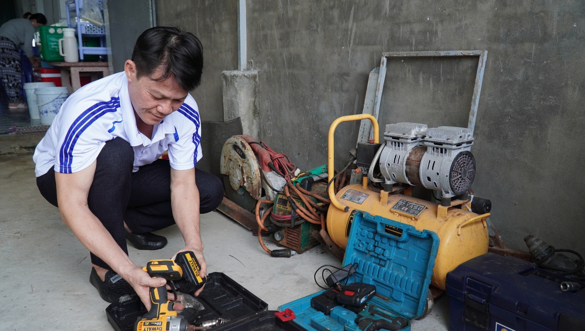 Niềm vui trong căn nhà thầy hiệu trưởng được tại ngoại sau hơn một năm bị tạm giam