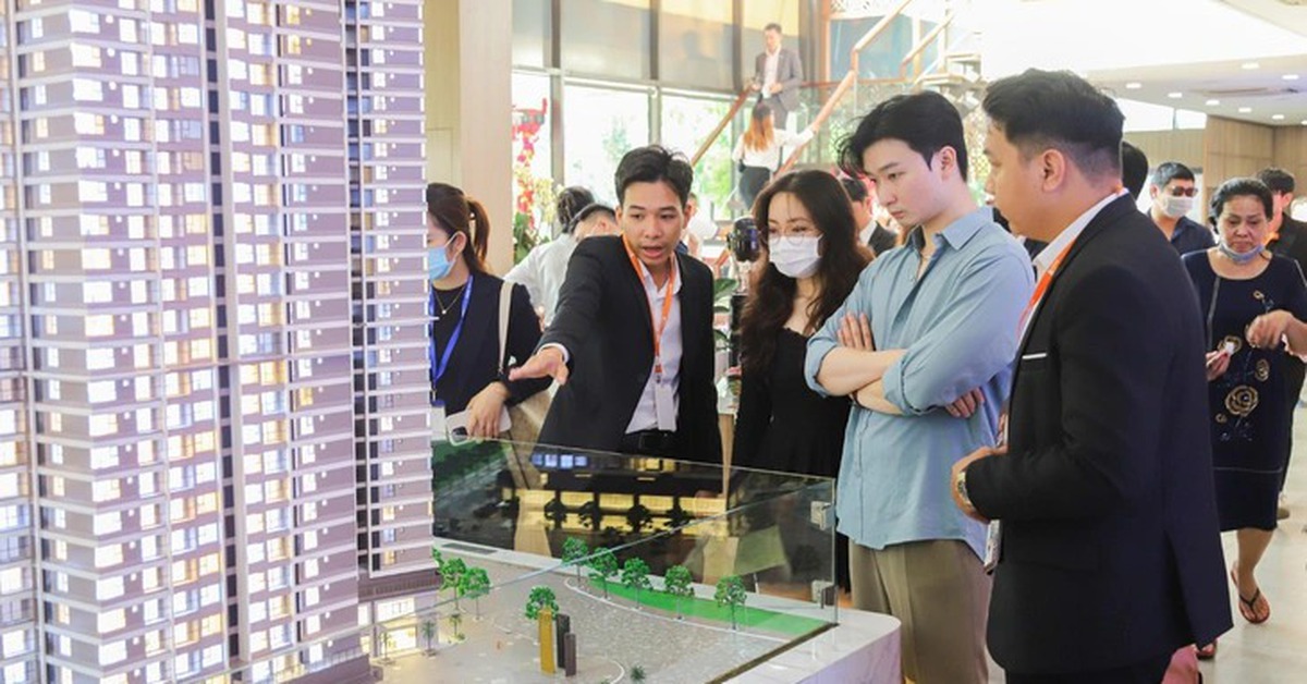 Ngân hàng tung loạt gói vay cho người trẻ mua nhà, vay có dễ?