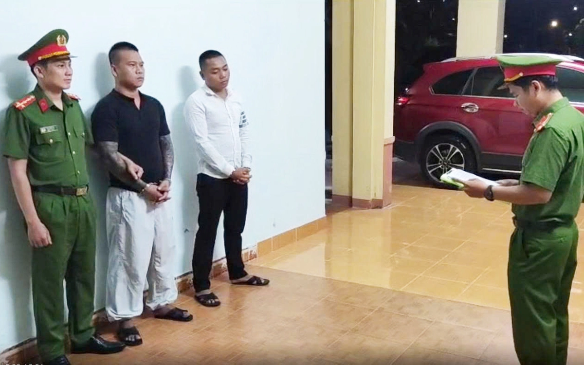 Tạm giữ thanh niên rút súng bắn chỉ thiên, gí vào đầu dọa chủ quán bida