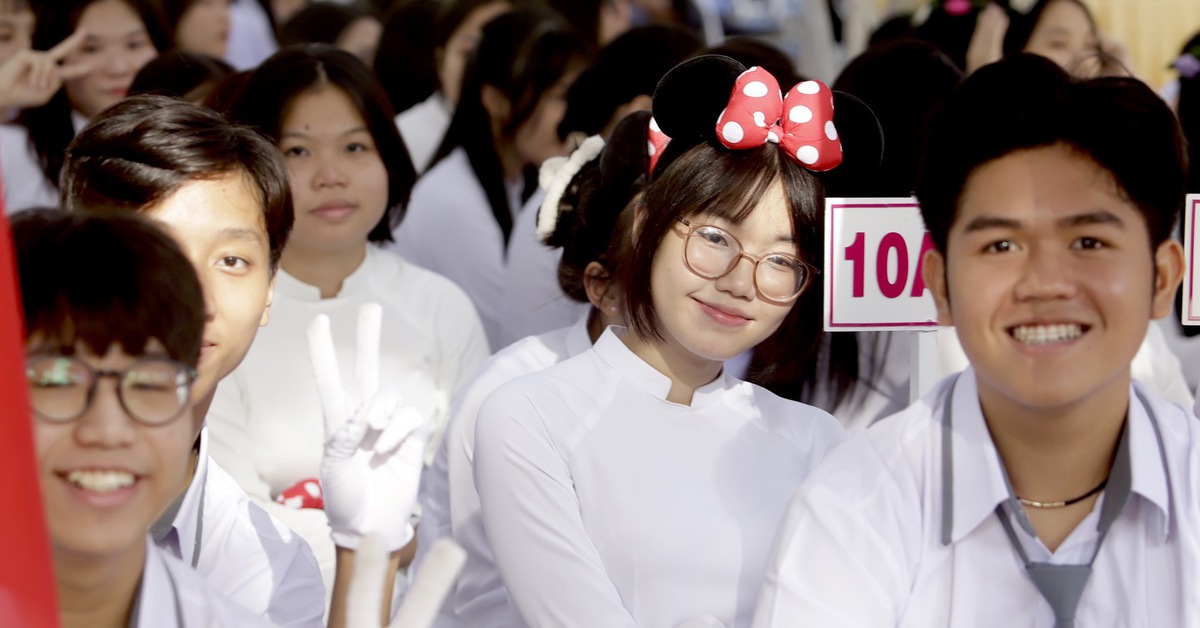 Năm học mới, nhiều trường ở TP.HCM vào học muộn hơn 30 phút so với năm trước - Tuổi Trẻ Online