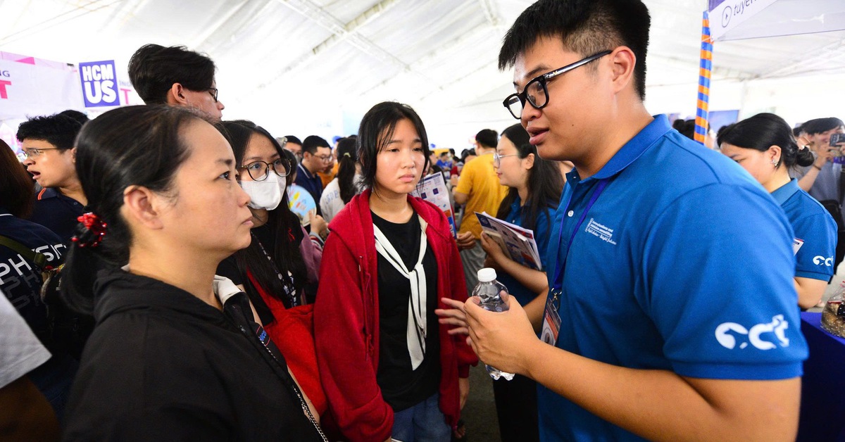 Thí sinh ảo tăng mạnh, các trường đại học chưa xác định được điểm chuẩn 2025 - Tuổi Trẻ Online