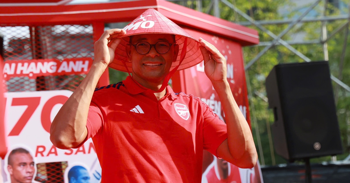 Huyền thoại Arsenal đến Việt Nam, dự đoán đội nhà sẽ có cúp mùa tới