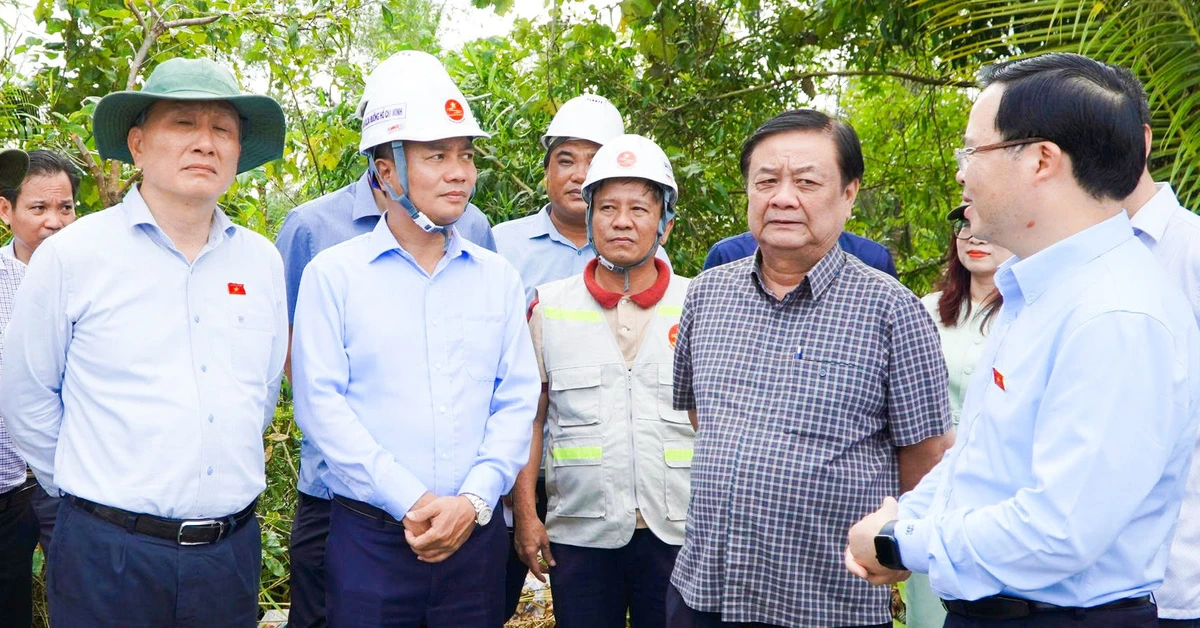 Đền bù, giải phóng mặt bằng làm dự án đường Hồ Chí Minh cần thỏa đáng, chia sẻ với dân