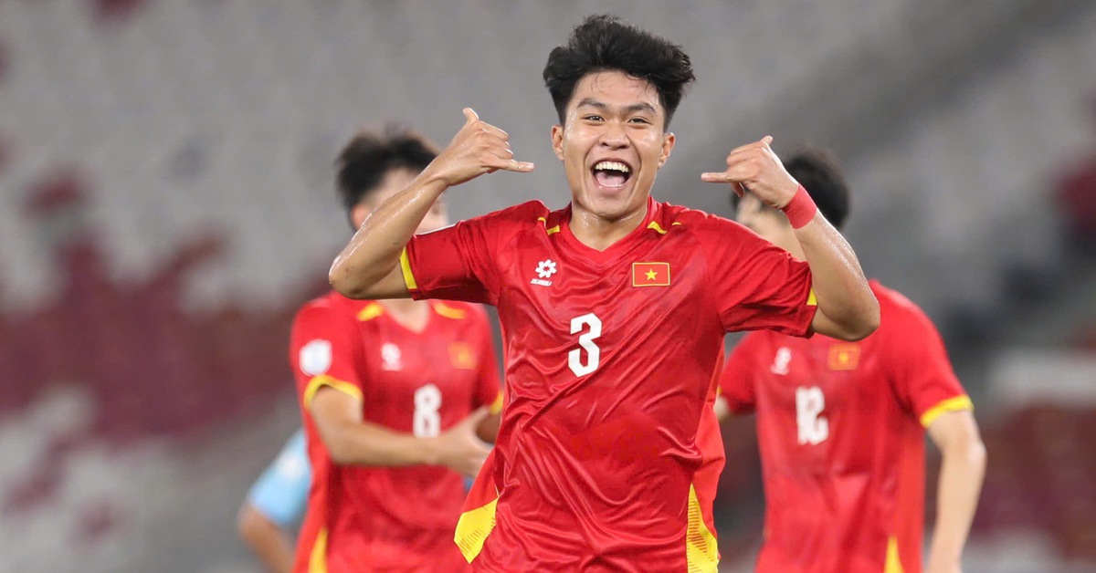 Cú hích cho cầu thủ trẻ Việt?