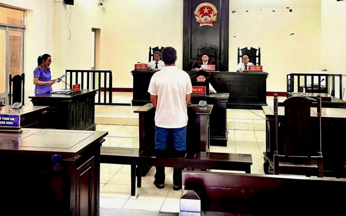 Tài xế phóng xe bán tải ở bãi biển Tuy Hòa bị xử phạt 6 tháng tù