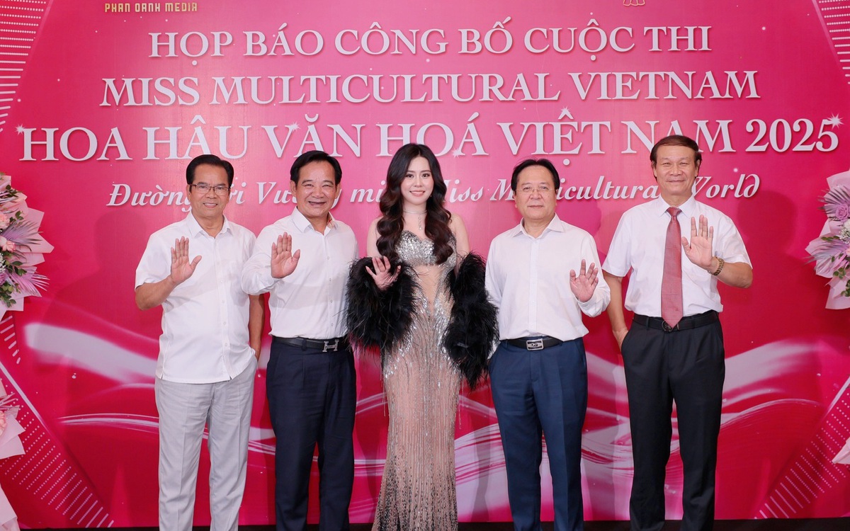 Vì sao diễn viên đi chấm thi hoa hậu nhiều thế?