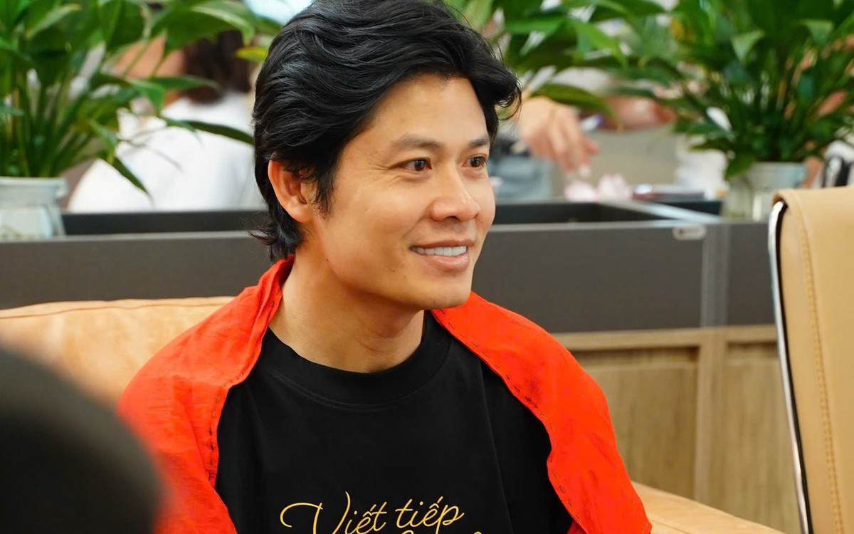 Viết tiếp câu chuyện hòa bình của Nguyễn Văn Chung có bản 13 thứ tiếng lẫn sách nhạc