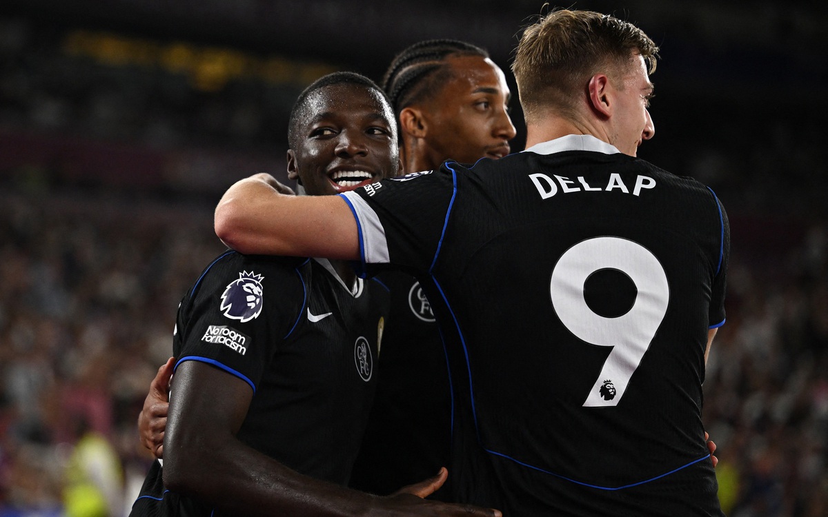 Chelsea vùi dập West Ham 5-1 trong ngày vắng Cole Palmer