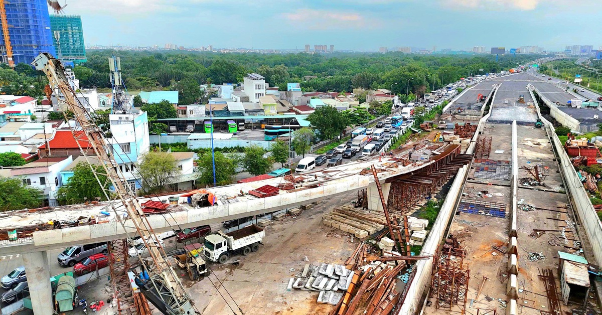 Nút giao An Phú nguy cơ trễ 12 tháng: Có phải rất ít người đang thi công trên công trường?