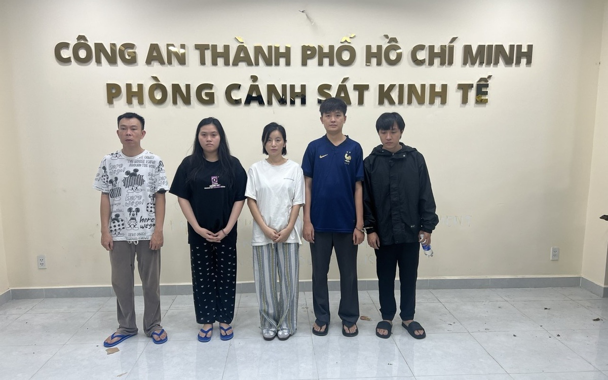 Công an TP.HCM bắt nhiều người liên quan hoạt động bán bóng cười tại bar Lava