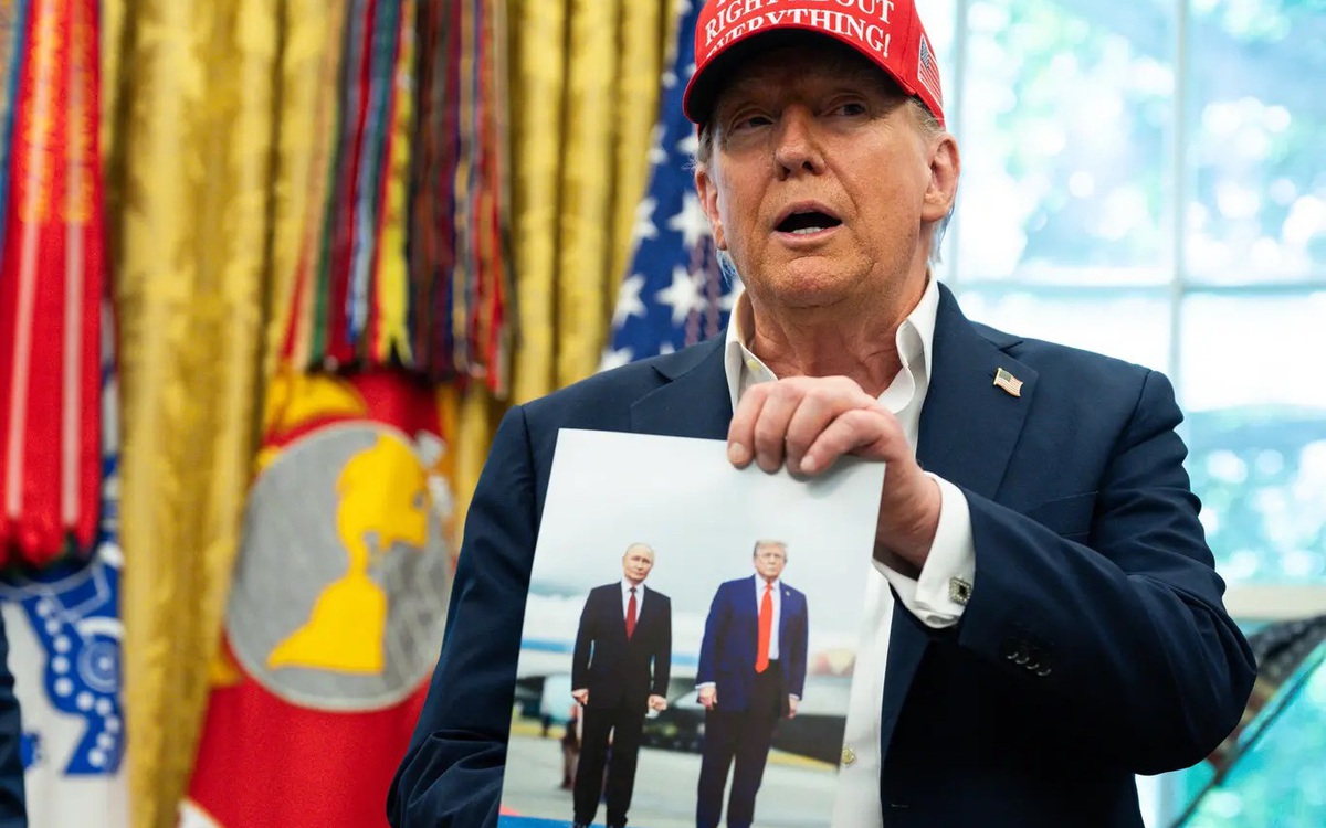 Ông Trump khoe quà tặng của ông Putin