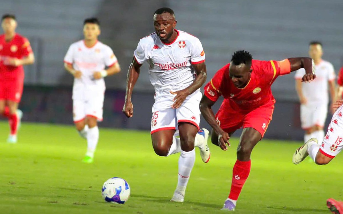 CLB Hải Phòng thắng 'hú vía' 10 người PVF-CAND