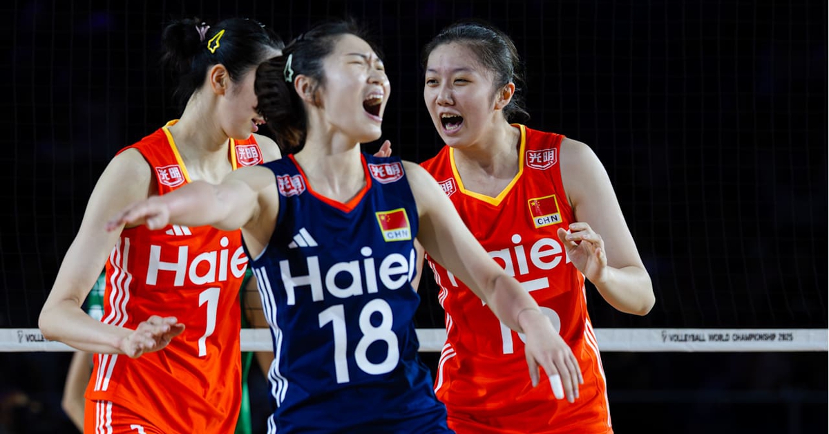 Bóng chuyền nữ Trung Quốc 'hú vía' ngày ra quân giải thế giới