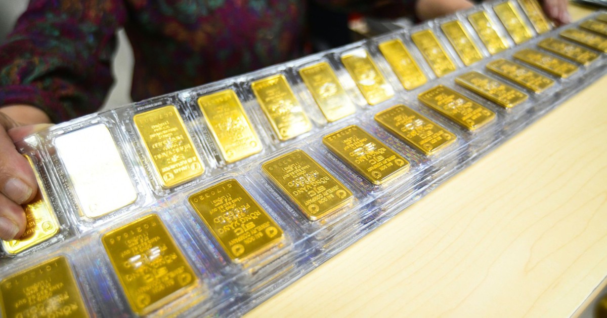 Giá vàng xô đổ mọi kỷ lục, chạm mốc 126,6 triệu đồng/lượng